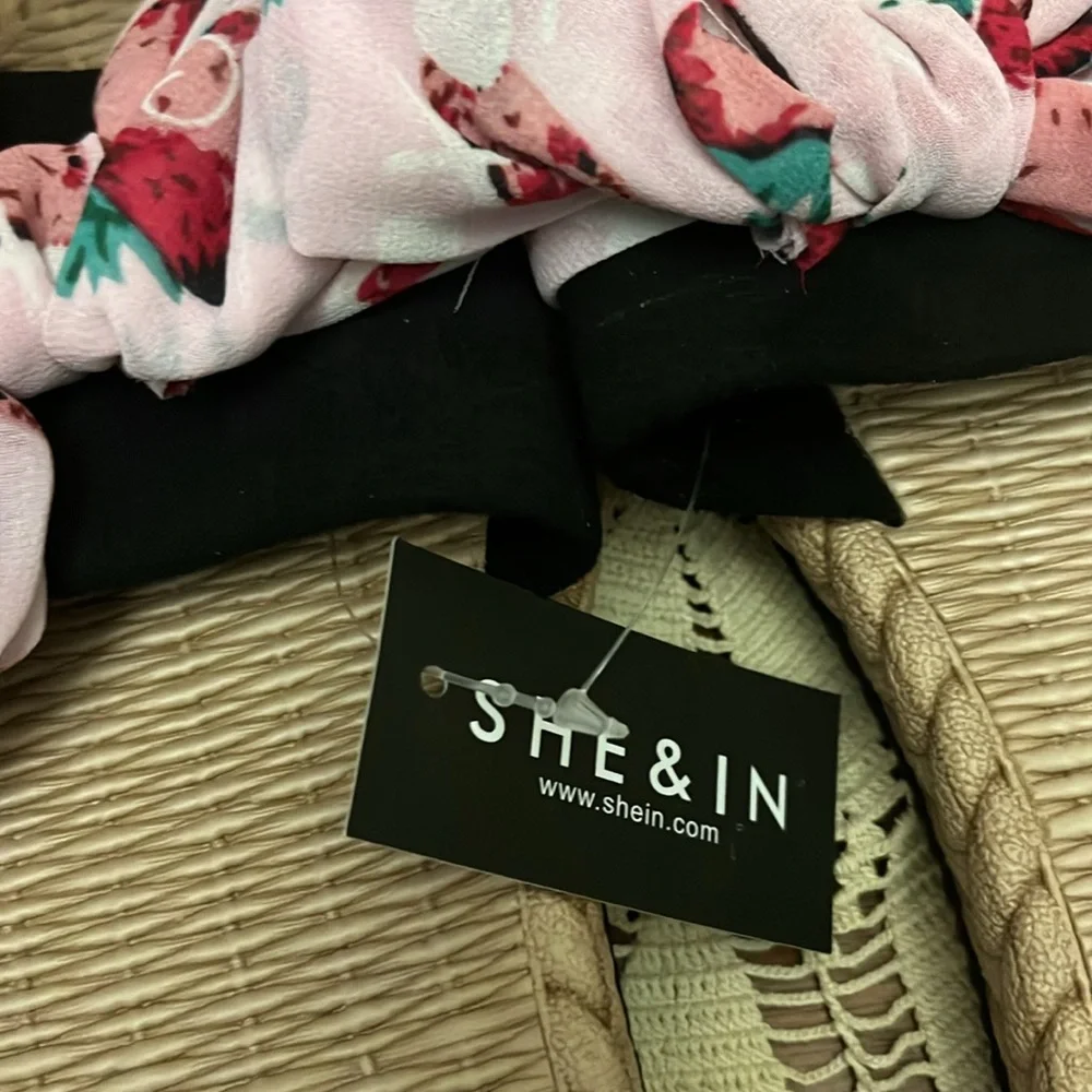 SHEIN Pink Strawberry‎ Bow Sandals